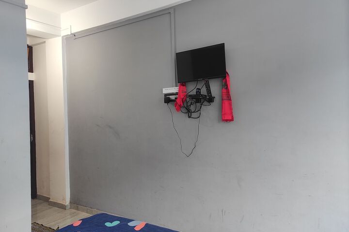 Room 7 of 9
