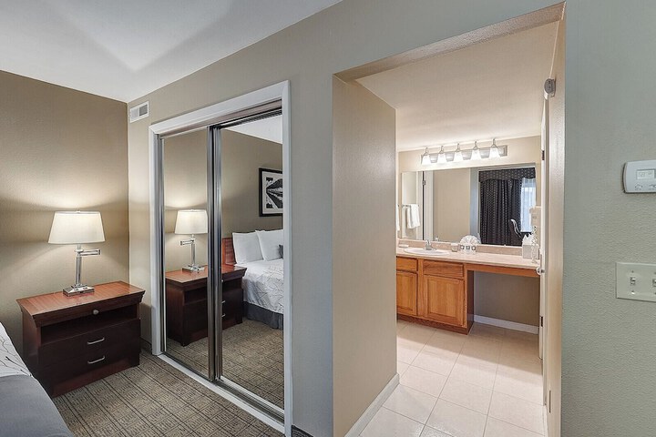 Double Accessible King Size Bed (16 of 24)