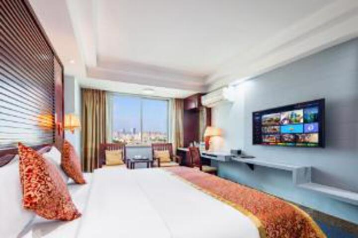 Room 16 of 18