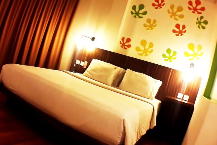 Room 5 of 14