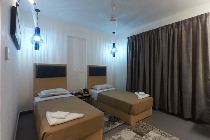 Room 4 of 26
