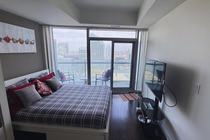 Room 6 of 195