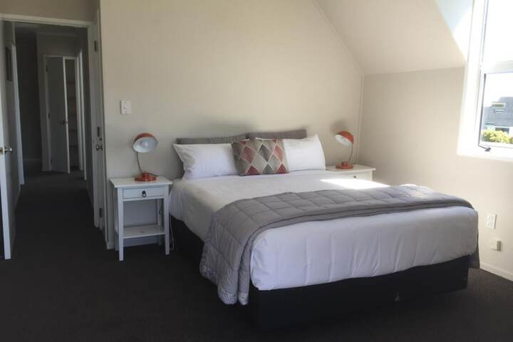 Room 11 of 36