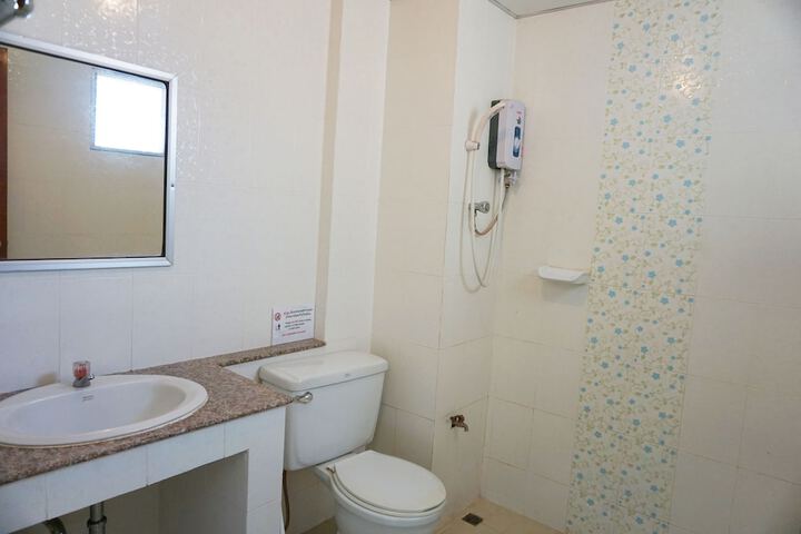 Room 12 of 21