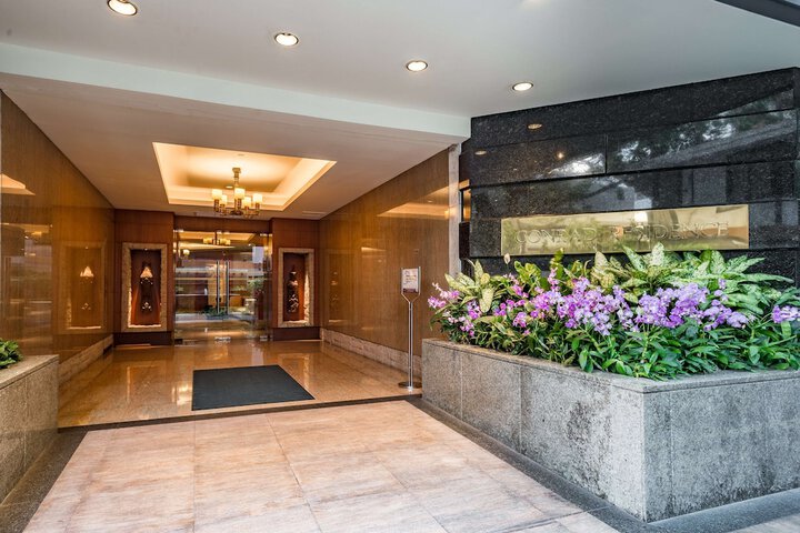 Hotel Lobby