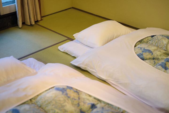 Room 32 of 93
