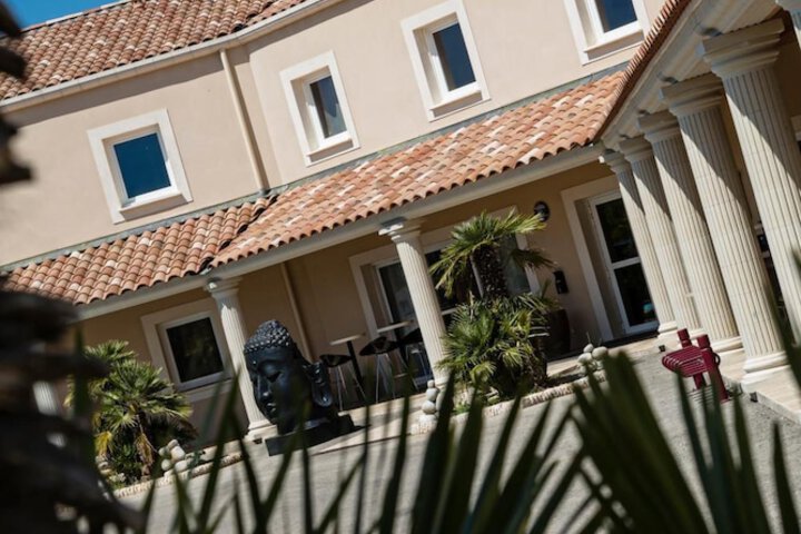 Hotel 48 of 49