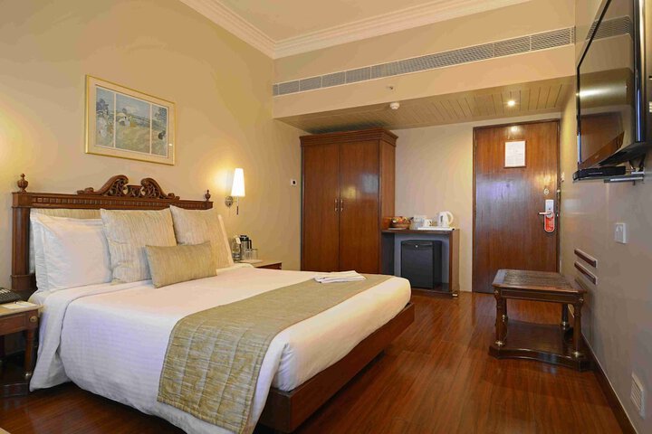 Room 21 of 170