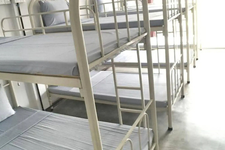 Room 7 of 9