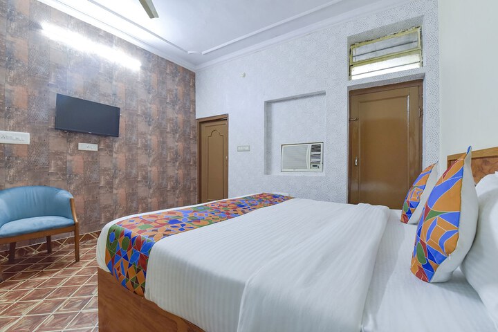 Room 10 of 37