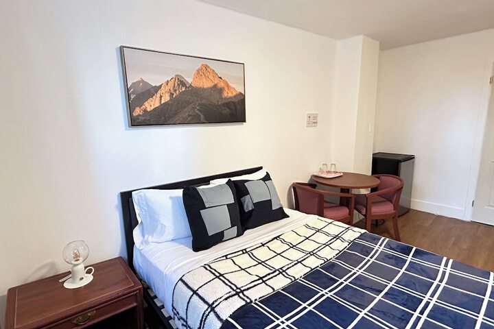 Room 5 of 26