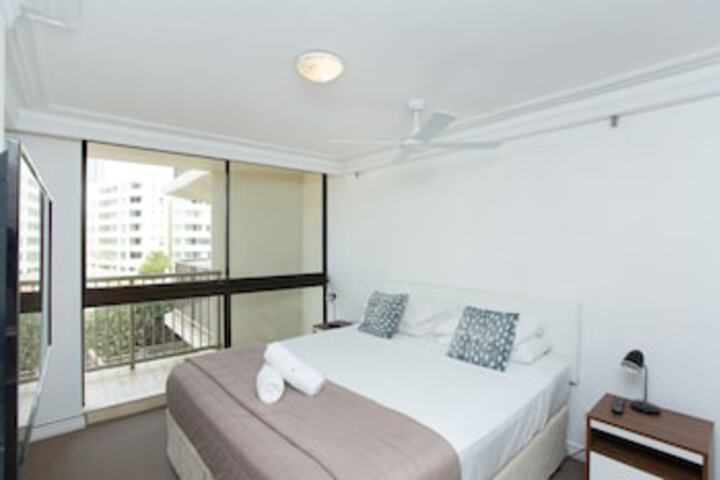 Room 4 of 75