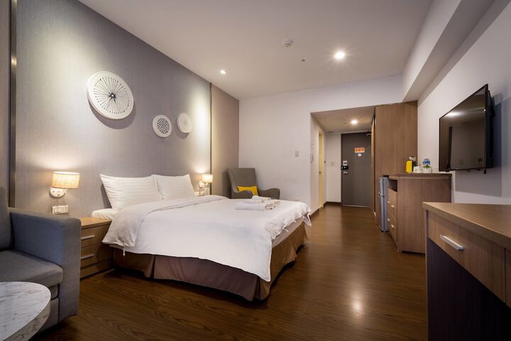 Room 7 of 94