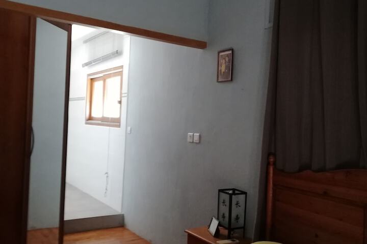 Room 8 of 37