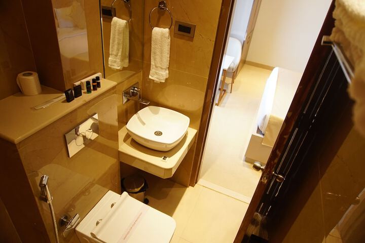 Room 14 of 23