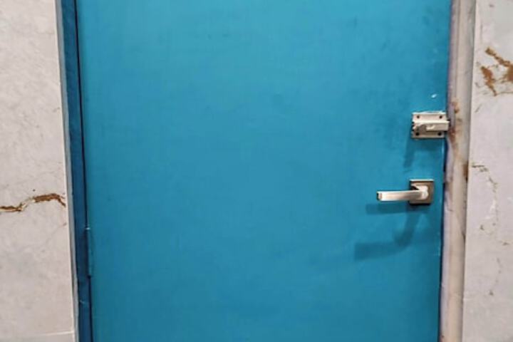 Room 105 of 115