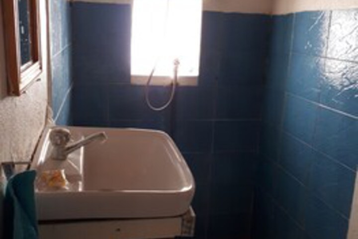 Room 4 of 65