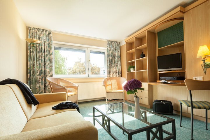 Room 4 of 41