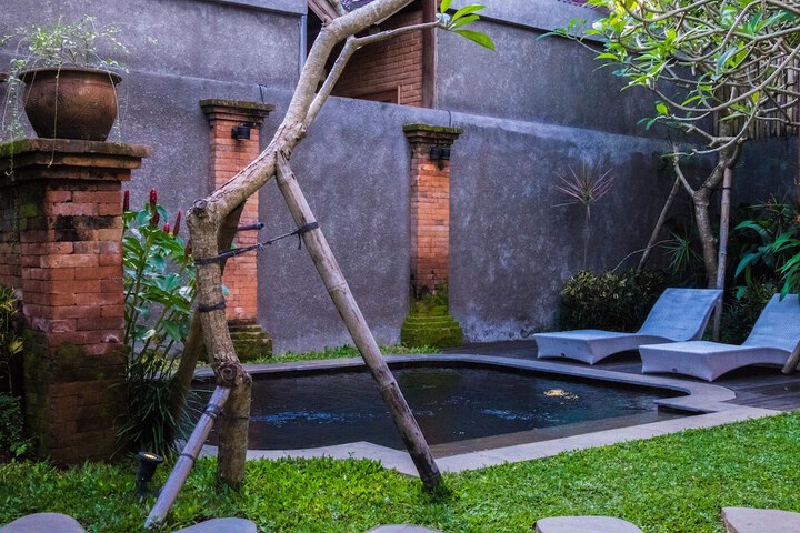 Pool 80 of 123