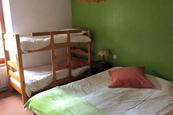 Room 3 of 18