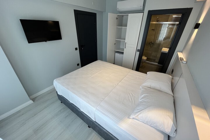 Room 17 of 46