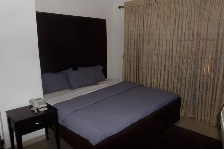 Room 13 of 20
