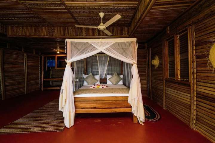 Room 2 of 61
