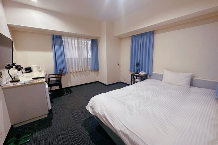 Room 27 of 44