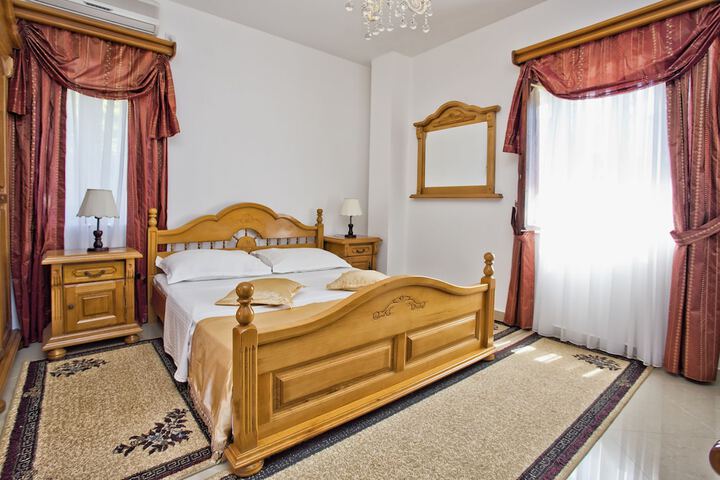 Room 7 of 60