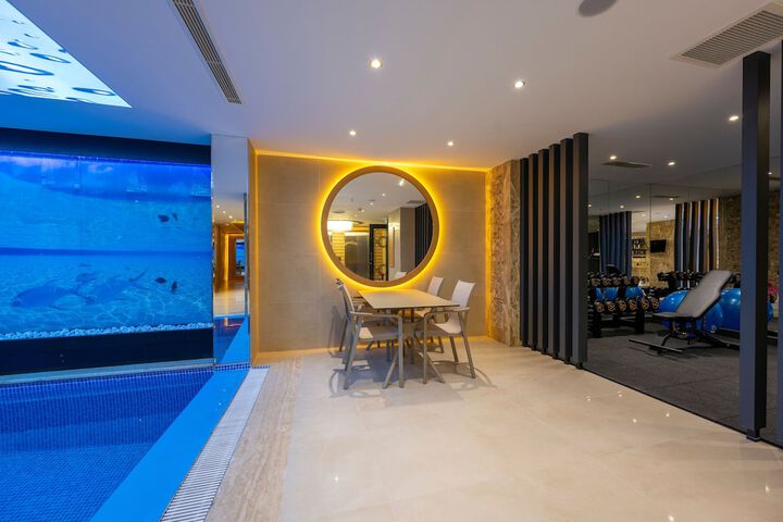 Pool 115 of 144