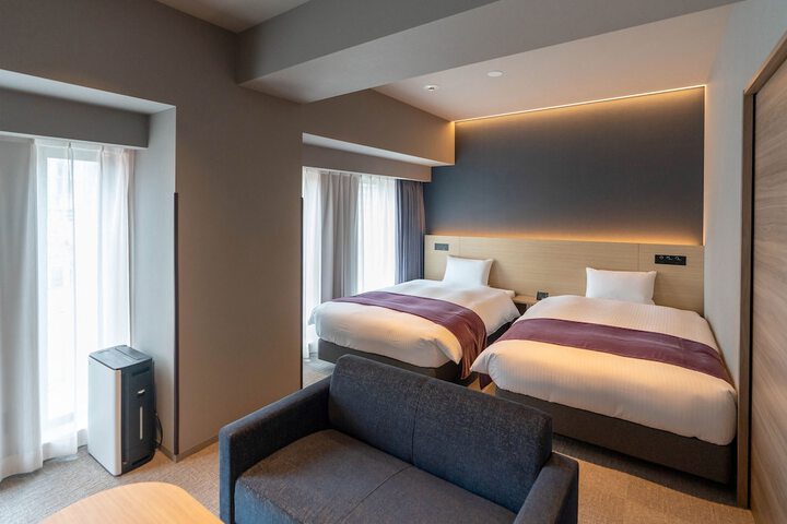 Room 3 of 29