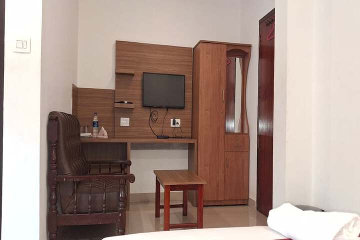 Room 9 of 26