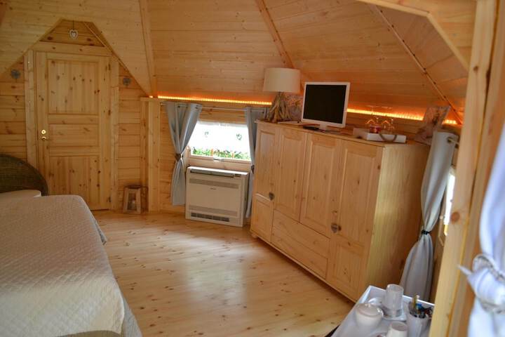 Room 3 of 42