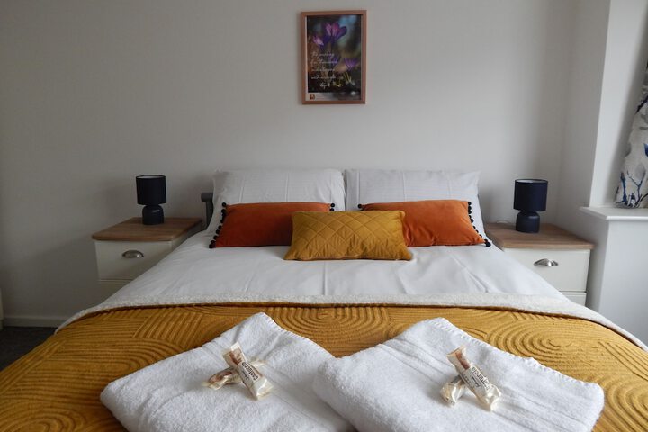 Room 3 of 84