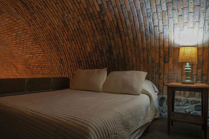 Room 10 of 62