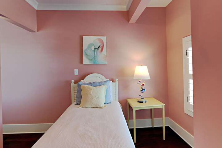 Room 15 of 38