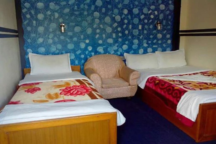 Room 5 of 10