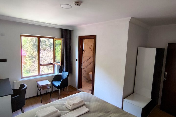 Room 21 of 110