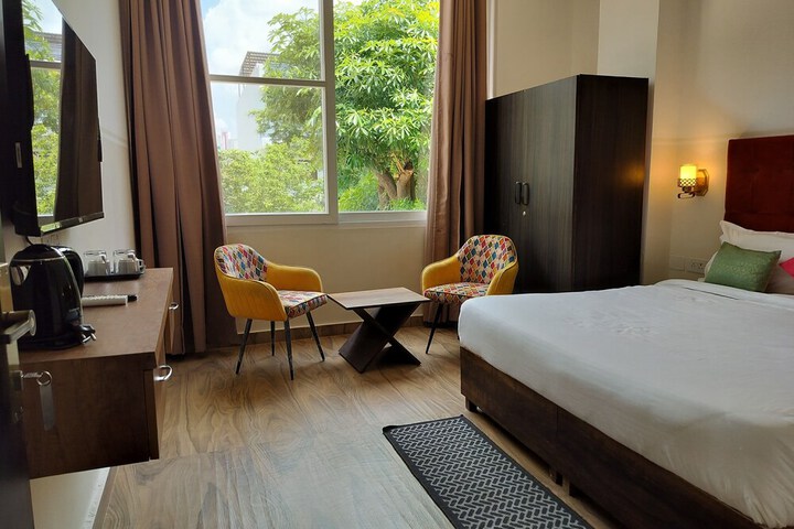 Room 13 of 48