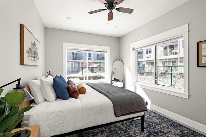 Room 2 of 33