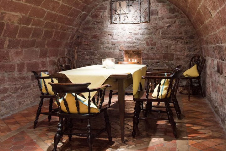 Dining 37 of 72