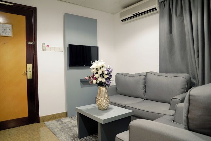 Room 32 of 46