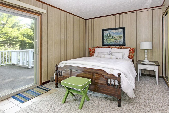 Room 4 of 22