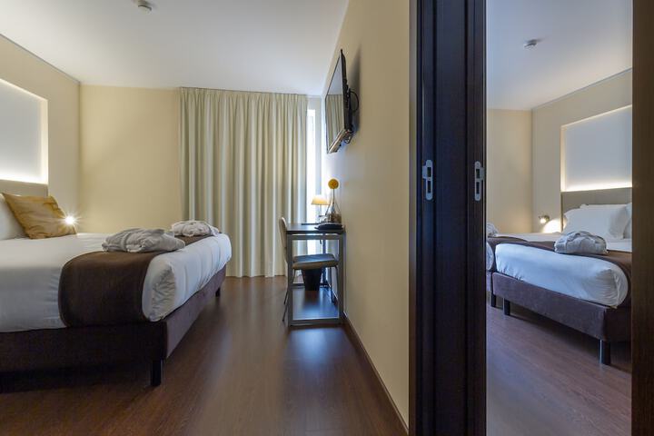 Room 12 of 82