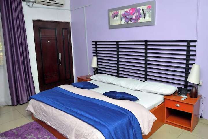 Room 18 of 49