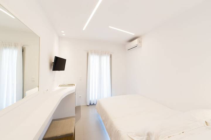 Room 34 of 164