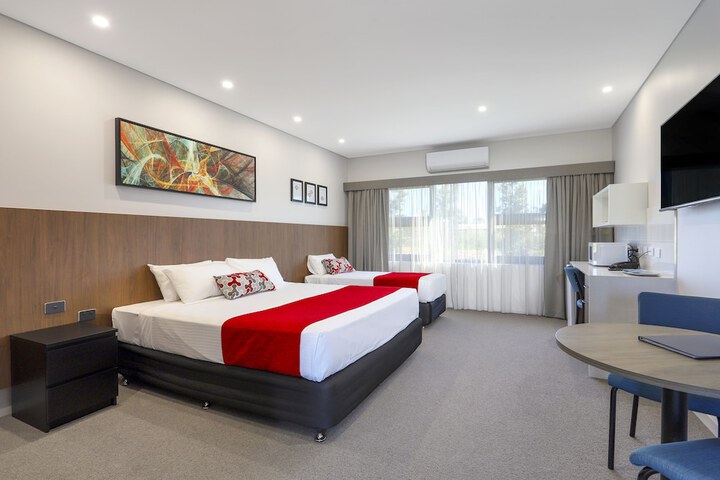 Room 3 of 10