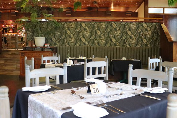 Dining 233 of 391