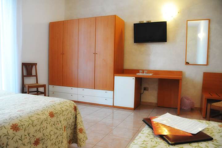 Room 7 of 61