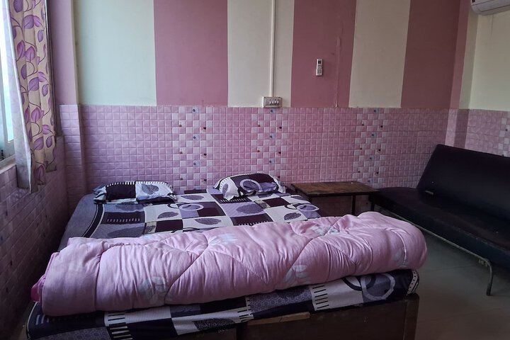 Room 2 of 9